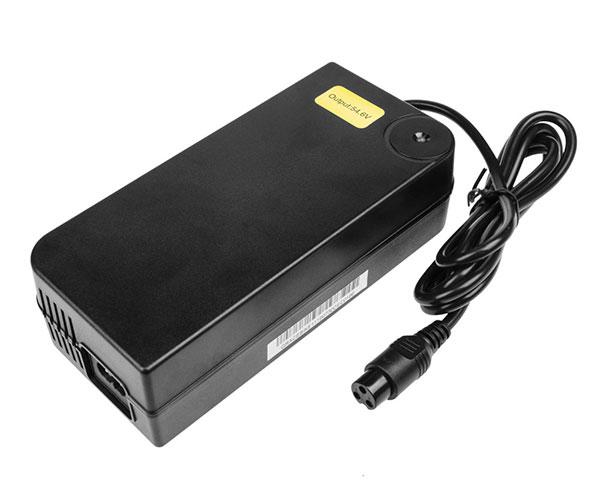 Cargador para E-Bike 54.6V / 4A / 3 pines / Indicador Led / Greencell / ACEBIKE11 - Imagen 3