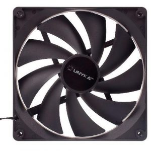 Ventilador interno Unykach 80mm (8x8cm) / 7 Aspas / 3 Pines / Negro 51786